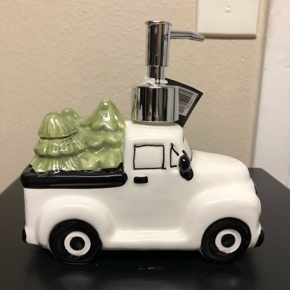 Farm Truck Christmas Tree Soap Pump - Picture 3 of 8